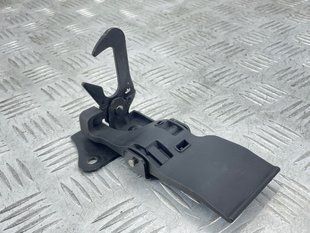 Скоба замка капота 4H0823485C Audi A8