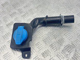 Заливна горловина бачка склоомивача 4M0955463 Audi Q7 Audi Q7, Audi Q8, Audi RS Q8, Audi SQ7, Audi SQ8