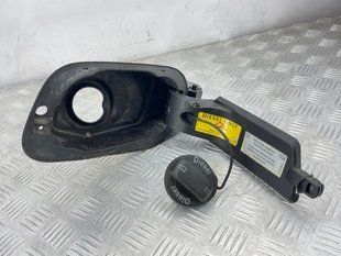 Корпус лючка крышки топливного бака 7P6809857A Volkswagen Touareg