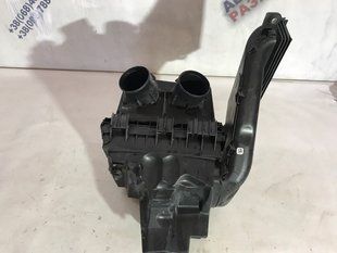 Корпус повітряного фільтра F2GZ9661B Ford Edge