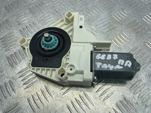 Мотор склопідйомника 8K0959802B Volkswagen Touareg