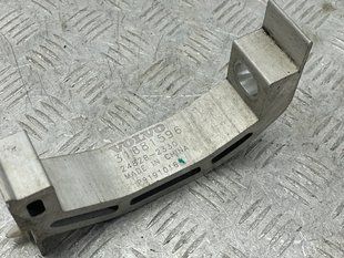 Кронштейн подрамника 31681596 Polestar 2