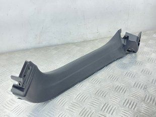 Обшивка кришки багажника 4M0867608C Audi Q7