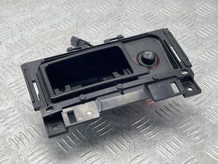 Пепельница перед Audi A6