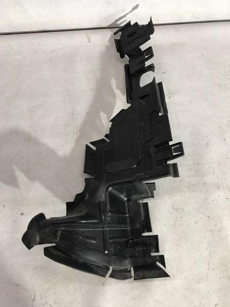 Воздуховод радиатора 4M0121283BS Audi Q7