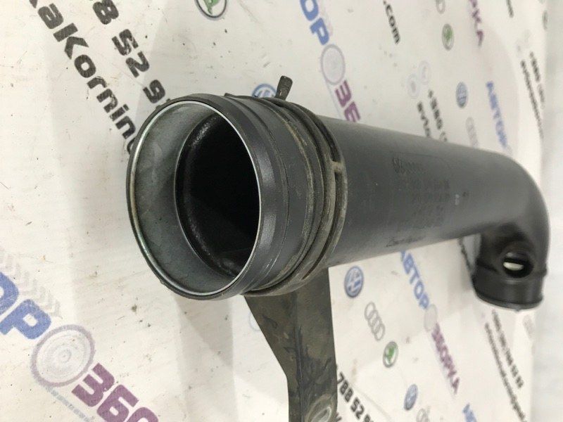 Патрубок повітряного фільтра 1K0129654BE Volkswagen CC