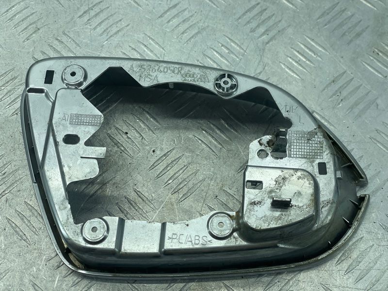 Рамка наружного зеркала 4H0857239C3Q7 Audi S8