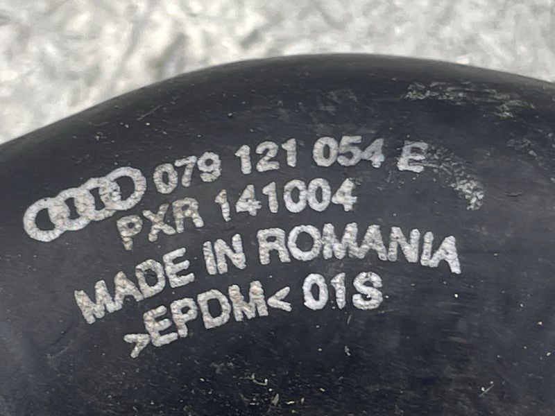 Шланг системи охолодження 079121054E Audi A8