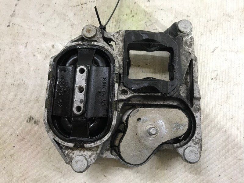 Опора / подушка КП 4M0399153Q Audi A7