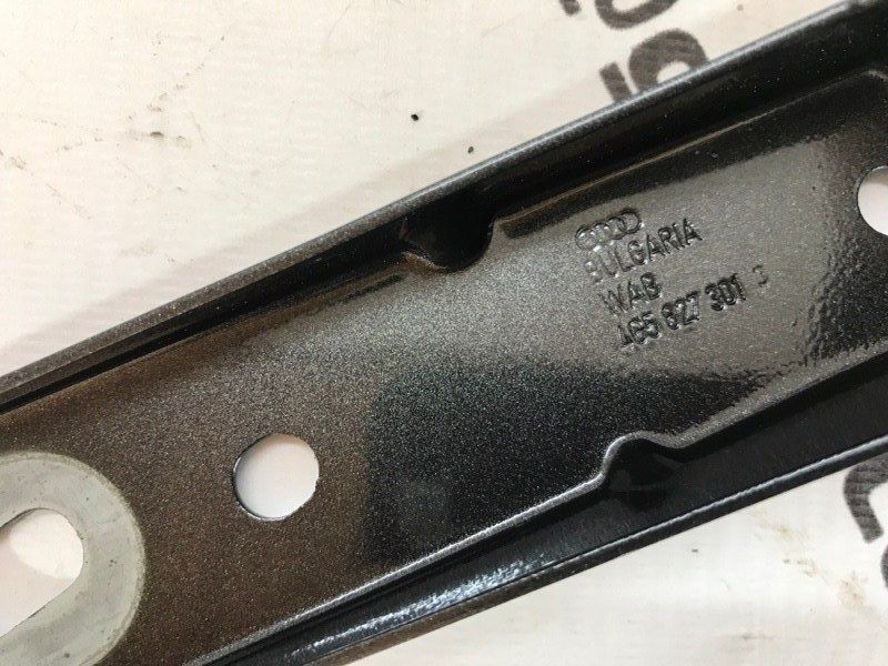 Петля кришки багажника 4G5827301B Audi A6