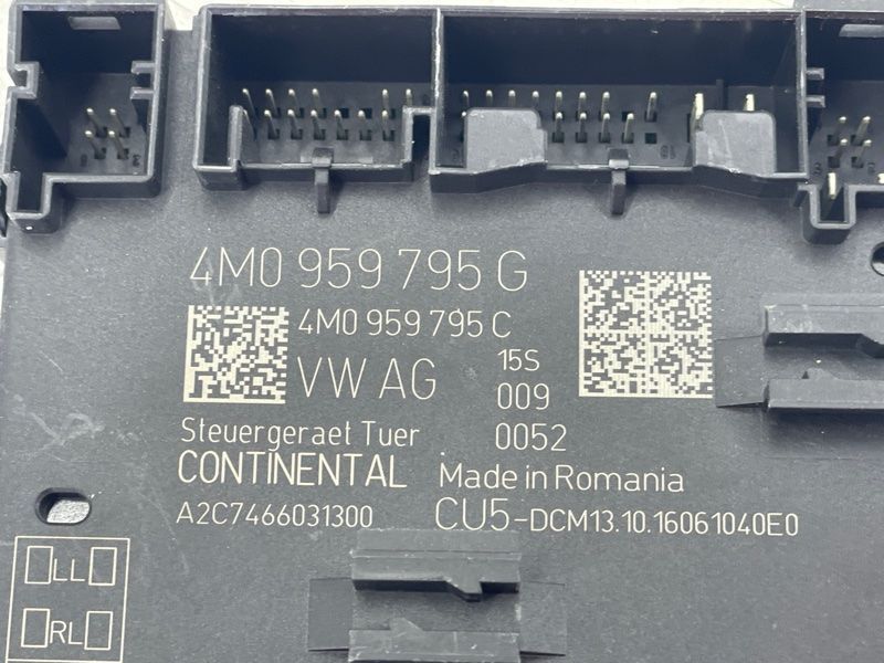 Блок керування дверей 4M0959795G Audi Q7
