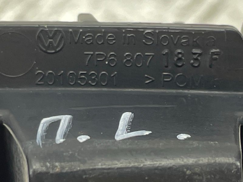 Направляющая переднего бампера 7P6807183F Volkswagen Touareg