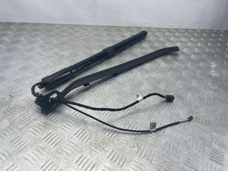 Привідний блок кришки багажника 7P6827851FIIT Volkswagen Touareg Volkswagen Touareg