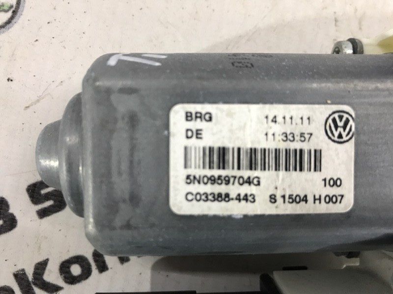 Мотор склопідйомника 5N0959704G Volkswagen Tiguan