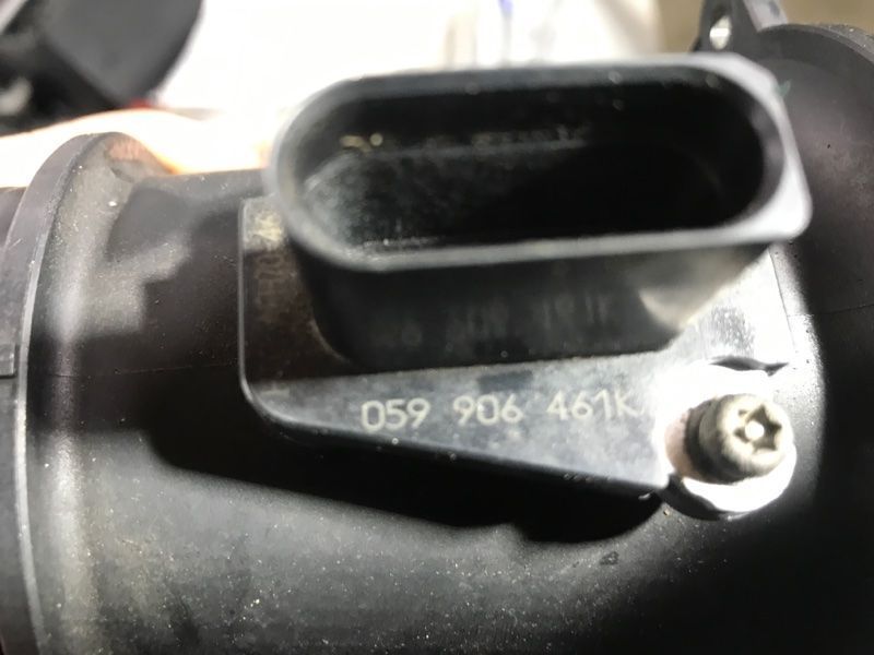 Датчик масового потоку повітря (MAF) 059906461K Volkswagen Touareg