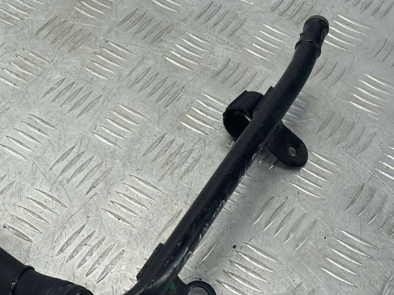 Трубопровід системи охолодження 03H121065D Volkswagen Touareg