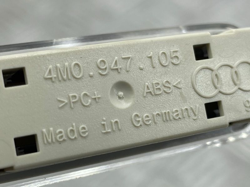 Підсвітка 4M0947105 Audi A4