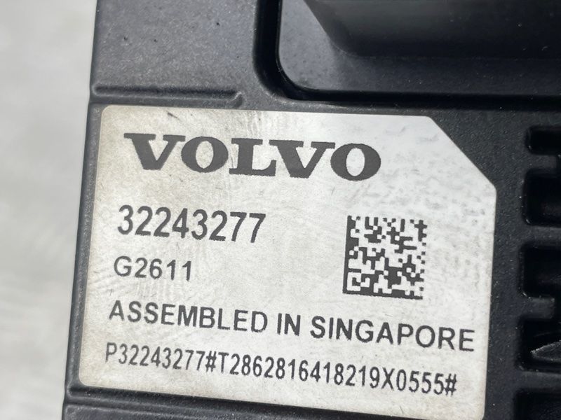 Камера під лобовим склом 32243277 Volvo XC60
