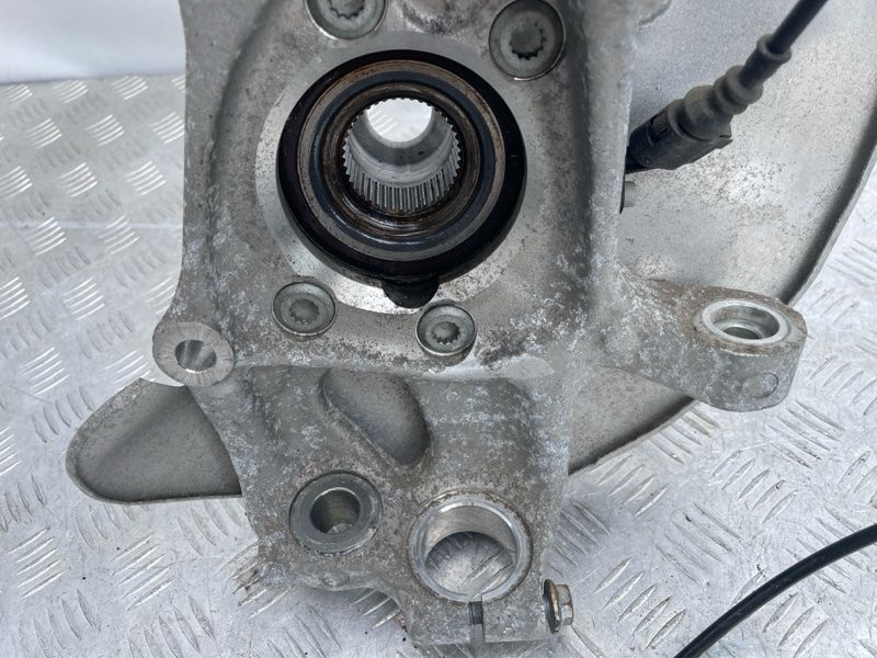 Поворотний кулак / цапфа 4G0407241D Audi A6