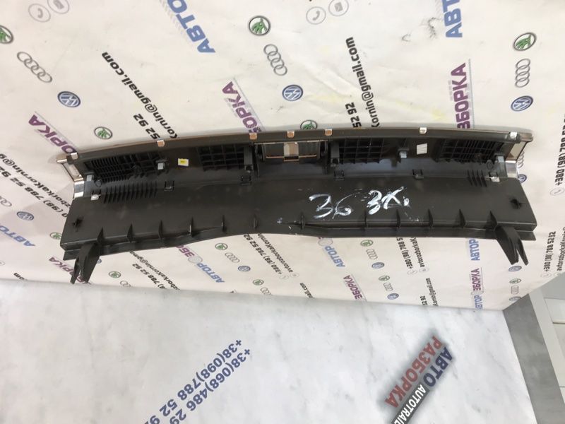 Накладка замка багажника 4G8863471 Audi A7