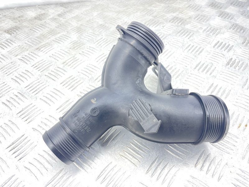 Патрубок інтеркулера 7L6145795AB Audi Q7