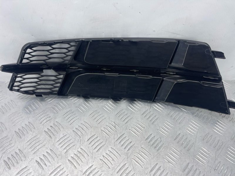 Решетка бампера 4G0807682AN Audi A6