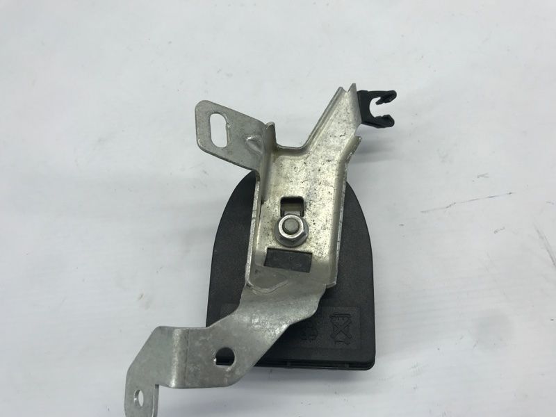 Сирена противоугонной системы 1K0951605C Audi Touareg Audi A3, Audi A4, Audi A4 Allroad, Audi A5, Audi A6, Audi A7, Audi A8, Audi Q3, Audi Q5, Audi Q7, Audi R8, Audi RS5, Audi RS7, Audi S4, Audi S5, Audi S6, Audi S7, Audi S8, Audi SQ5, Audi TT, Audi TT RS, Audi TTS, Porsche 718 Spyder, Porsche 911, Porsche Cayenne, Porsche Macan, Porsche Panamera, Volkswagen Beetle, Volkswagen CC, Volkswagen Eos, Volkswagen Golf, Volkswagen Golf R, Volkswagen GTI, Volkswagen Jetta, Volkswagen Tiguan, Volkswagen Touareg