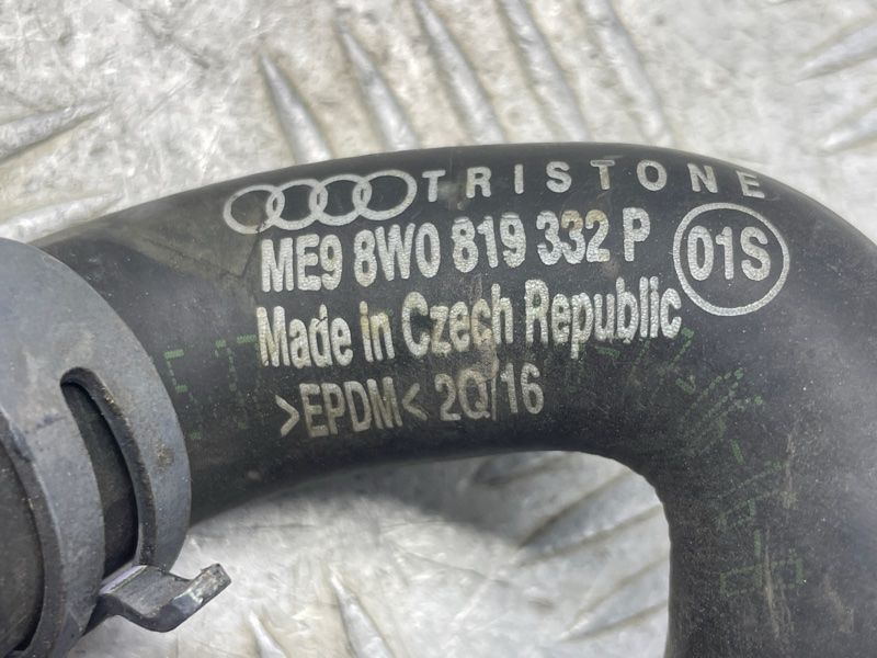 Патрубок 8W0819332P Audi A4 Allroad