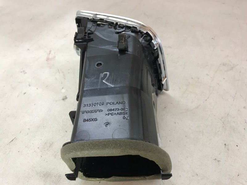 Дефлектор панелі приладів правий 39816572 Volvo XC60 Volvo XC60