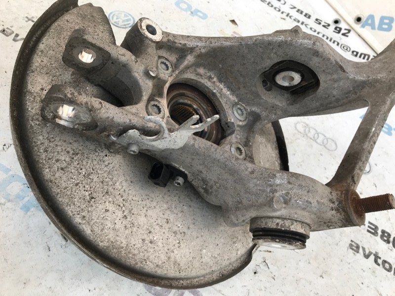Поворотный кулак / Цапфа 8R0505431F Audi A7