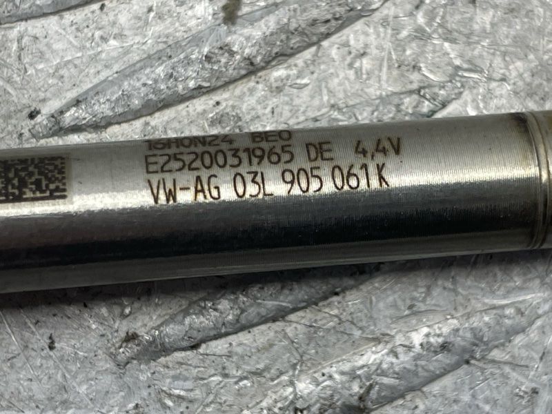 Свічка розжарювання 03L905061K Audi Q7 Audi A3, Audi A6, Audi A7, Audi A8, Audi Q5, Audi Q7, Volkswagen Beetle, Volkswagen Golf, Volkswagen Golf SportWagen, Volkswagen Jetta, Volkswagen Passat, Volkswagen Touareg