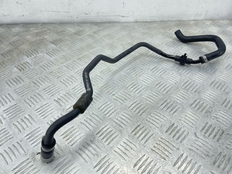 Трубка вакуумна 4L0611931D Audi Q7