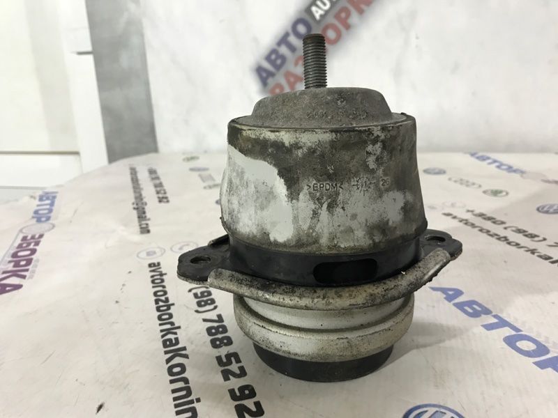 Опора / подушка двигуна 7L8199131A Audi Q7