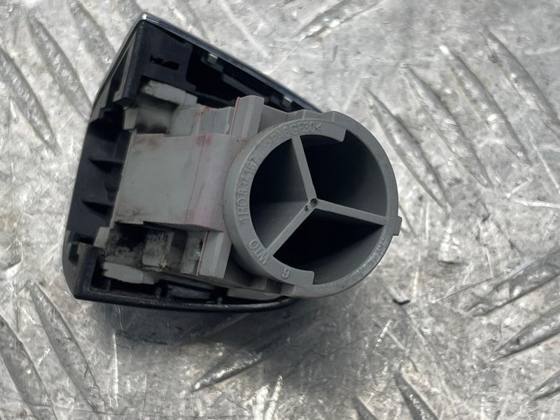 Ковпачок ручки дверей з хромованою накладкою 4H0837880C Audi A8