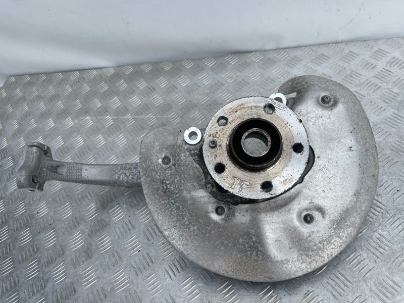 Поворотний кулак / цапфа 4G0407241D Audi A6