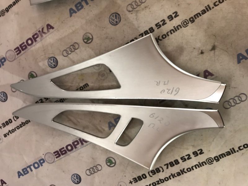 Накладка дверей 4G0867409 Audi A6
