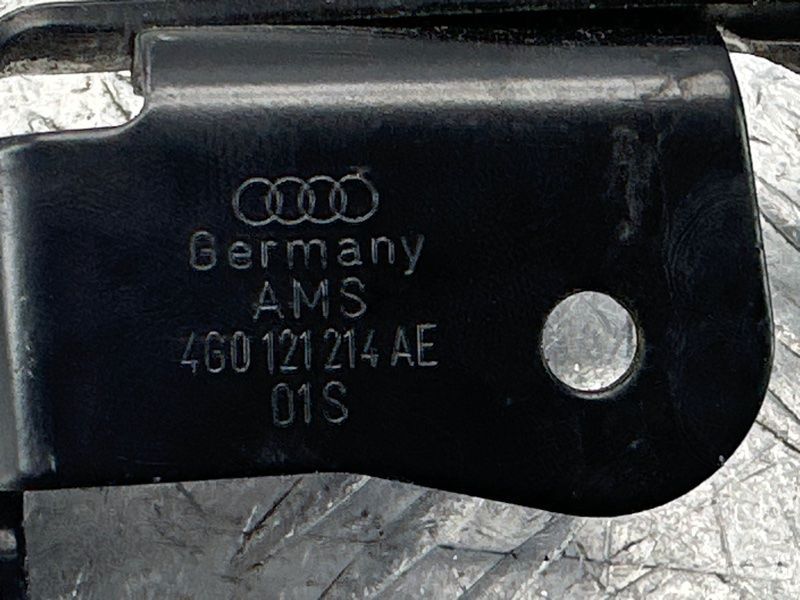 Кронштейн Audi A6