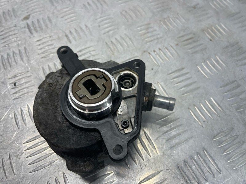 Вакуумний насос 03H145100C Volkswagen Touareg