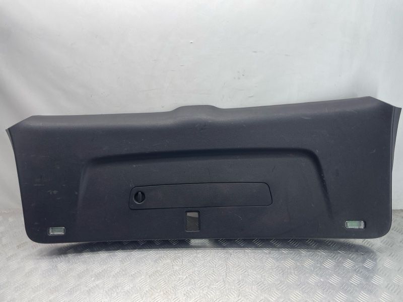 Обшивка крышки багажника 4M0867973B4PK Audi Q7