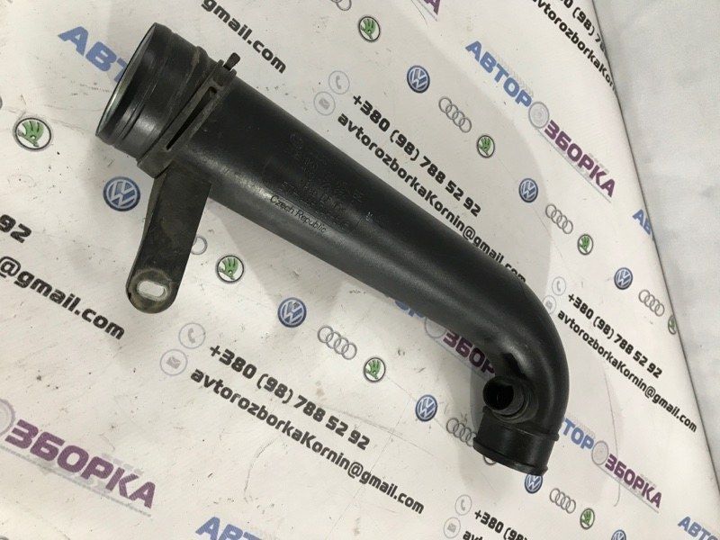 Патрубок повітряного фільтра 1K0129654BE Volkswagen CC