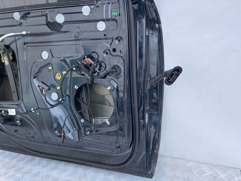 Дверь 4L0831051A Audi Q7