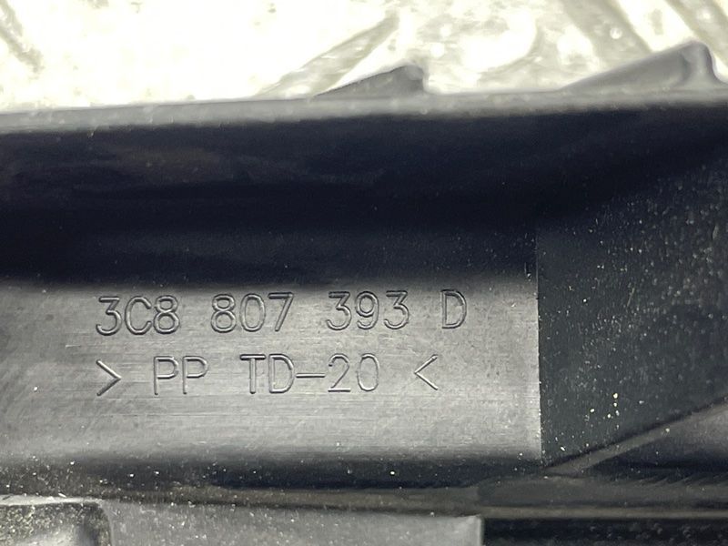 Направляюча заднього бампера ліва 3C8807393D Volkswagen CC Volkswagen CC