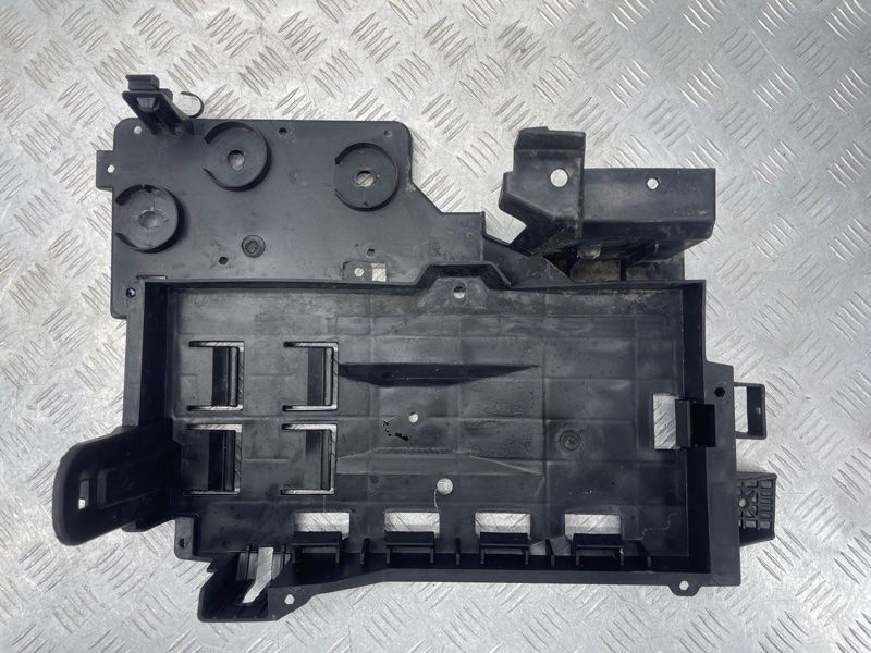 Піддон для акумулятора 84560108 Chevrolet Colorado