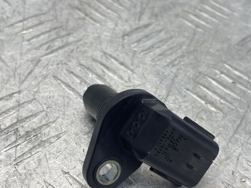 Датчик положения распредвала 31491073 Volvo XC90 Volvo S60, Volvo S60 Cross Country, Volvo S80, Volvo S90, Volvo V60, Volvo V60 Cross Country, Volvo V70, Volvo V90, Volvo V90 Cross Country, Volvo XC40, Volvo XC60, Volvo XC70, Volvo XC90