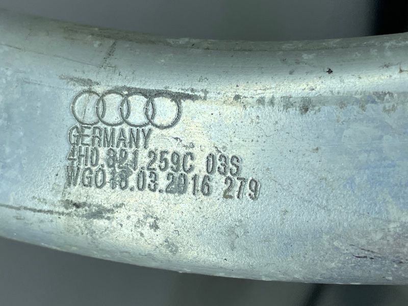Кронштейн Audi A8
