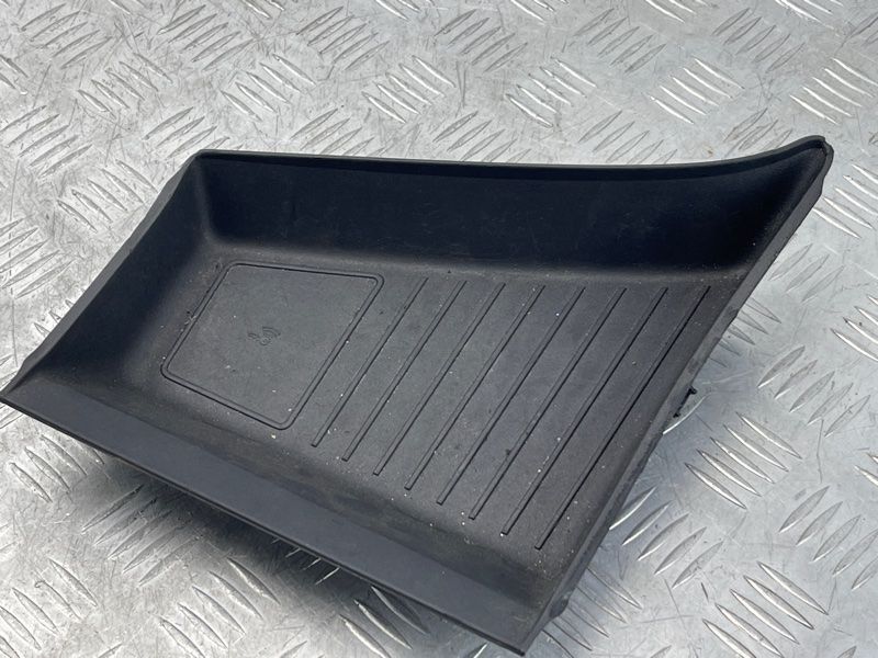 Накладка 4M1863383 Audi Q7