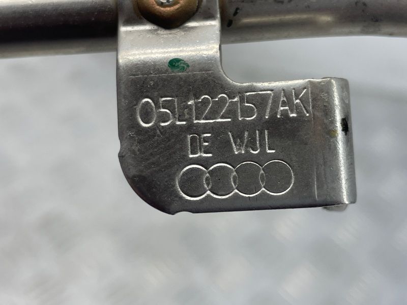 Трубопровід системи охолодження 05L122157AK Audi A6