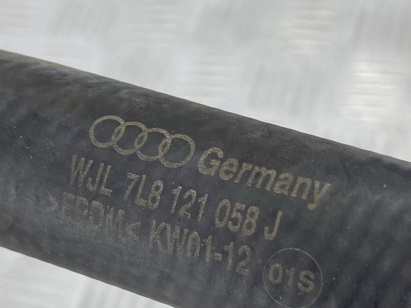 Шланг системи охолодження 7L8121058J Audi Q7