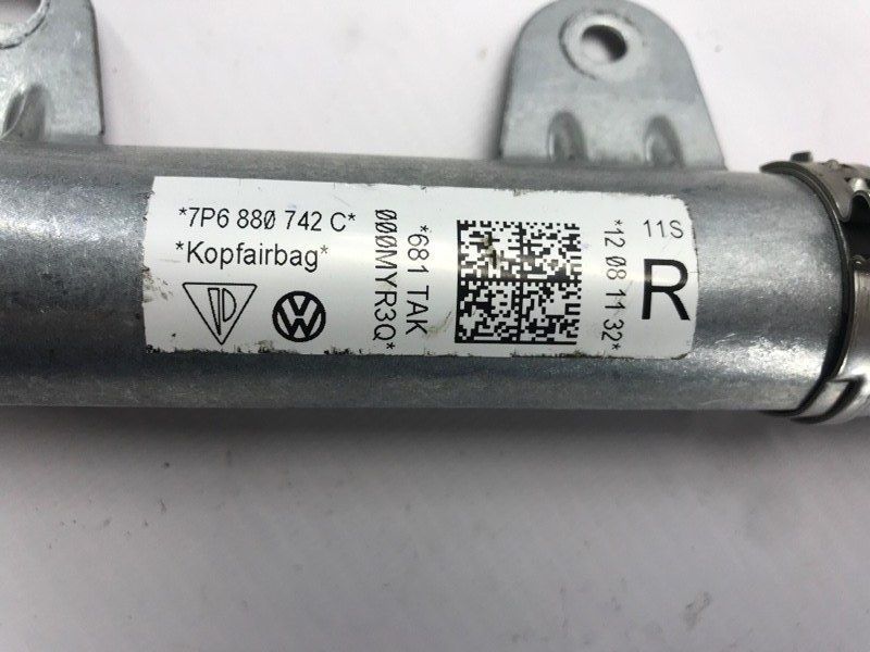 Шторка безпеки бічна / Airbag 7P6880742C Volkswagen Touareg