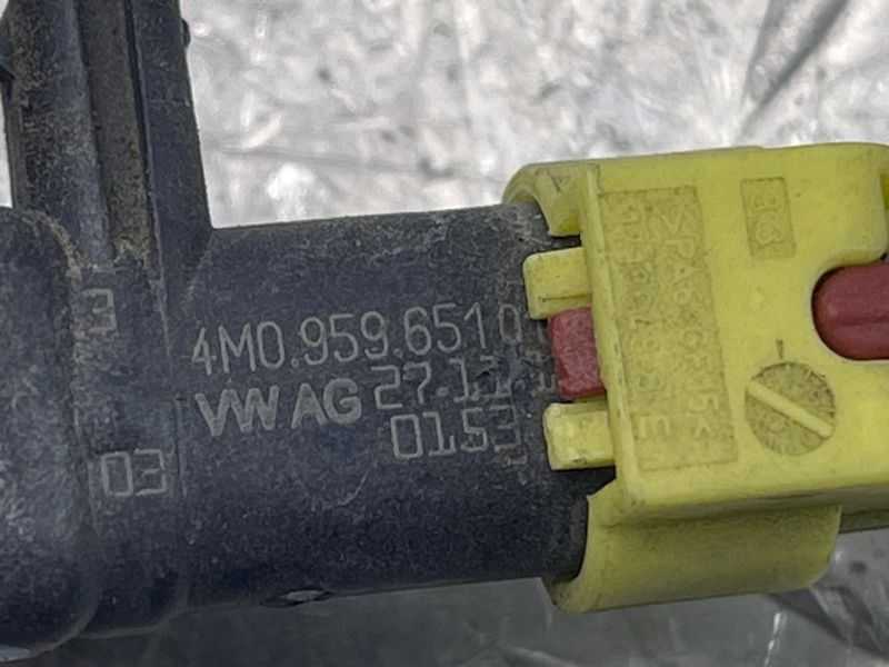 Датчик удару 4M0959651 Audi Q7